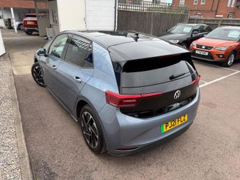 Volkswagen ID.3 Pro Performance 58kWh Tech Auto 5dr