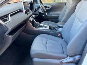 Toyota RAV4 2.5 VVT-h Design CVT 4WD Euro 6 (s/s) 5dr