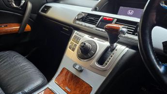 Honda Elysion 3.5 Auto 7 seats Ulez Free Camera P door