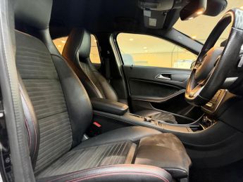 Mercedes-Benz A Class 2.1 A200d AMG Line (Premium) 7G-DCT Euro 6 (s/s) 5dr