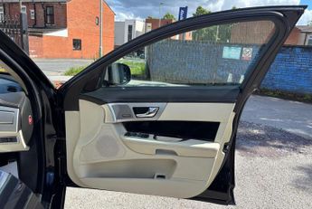 Jaguar XF 3.0d S V6 Portfolio Auto Euro 5 (s/s) 4dr