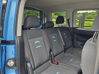 Ford Tourneo Connect 2.0 EcoBlue Active MPV 5dr Diesel DCT Euro 6 (s/s) (122 ps)
