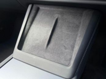 Tesla Model 3 (Dual Motor) Performance Auto 4WDE 4dr