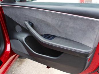 Tesla Model 3 (Dual Motor) Performance Auto 4WDE 4dr