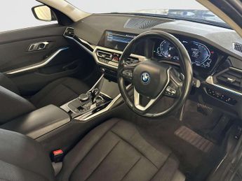BMW 3 Series 2.0 330e 12kWh SE Pro Touring 5dr Petrol Plug-in Hybrid Auto Eur