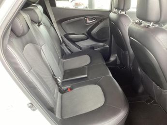 Hyundai ix35 2.0 CRDi SE Auto 4WD Euro 5 5dr (Nav)