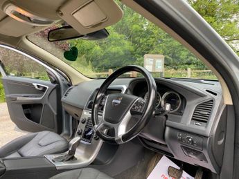 Volvo XC60 2.4 D5 SE Lux Nav Geartronic AWD Euro 5 5dr