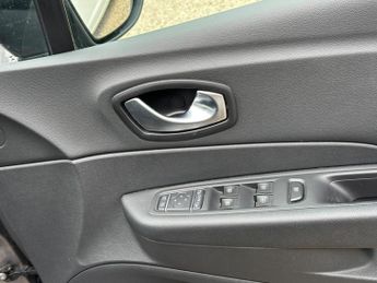 Renault Captur 1.5 dCi ENERGY Dynamique S Nav Euro 6 (s/s) 5dr