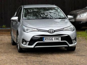 Toyota Avensis 2.0 D-4D Business Edition Euro 6 (s/s) 4dr