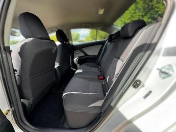 Toyota Avensis 2.0 D-4D Business Edition Euro 6 (s/s) 4dr