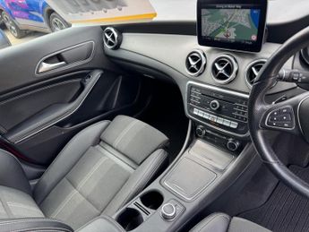 Mercedes-Benz GLA 1.6 GLA200 Urban Edition 7G-DCT Euro 6 (s/s) 5dr