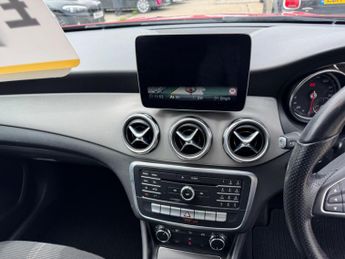 Mercedes-Benz GLA 1.6 GLA200 Urban Edition 7G-DCT Euro 6 (s/s) 5dr