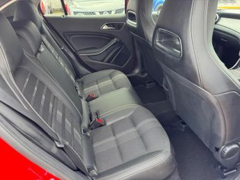 Mercedes-Benz GLA 1.6 GLA200 Urban Edition 7G-DCT Euro 6 (s/s) 5dr