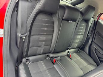 Mercedes-Benz GLA 1.6 GLA200 Urban Edition 7G-DCT Euro 6 (s/s) 5dr