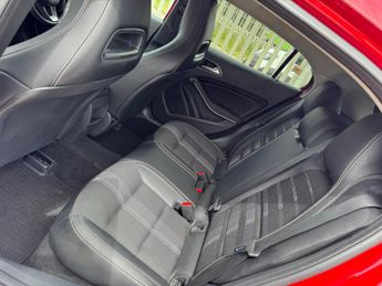 Mercedes-Benz GLA 1.6 GLA200 Urban Edition 7G-DCT Euro 6 (s/s) 5dr