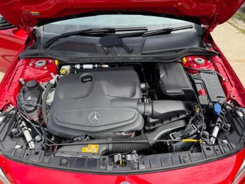 Mercedes-Benz GLA 1.6 GLA200 Urban Edition 7G-DCT Euro 6 (s/s) 5dr