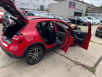 Mercedes-Benz GLA 1.6 GLA200 Urban Edition 7G-DCT Euro 6 (s/s) 5dr