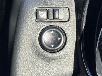 Nissan Qashqai 1.2 DIG-T N-Connecta SUV 5dr Petrol Manual 2WD Euro 6 (s/s) (115