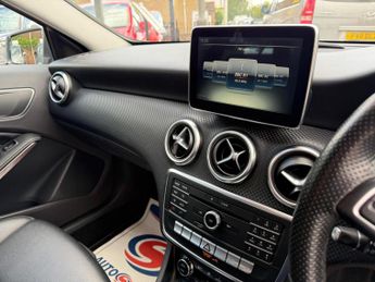 Mercedes-Benz A Class 1.5 A180d Sport (Premium) 7G-DCT Euro 6 (s/s) 5dr