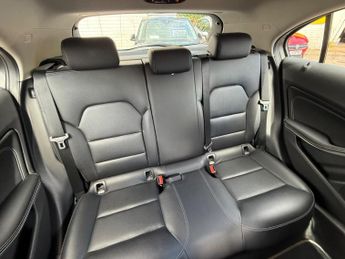 Mercedes-Benz A Class 1.5 A180d Sport (Premium) 7G-DCT Euro 6 (s/s) 5dr