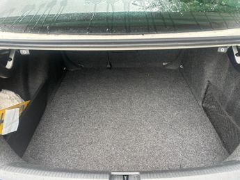 Volkswagen Jetta 2.0 TDI Sport DSG Euro 5 4dr