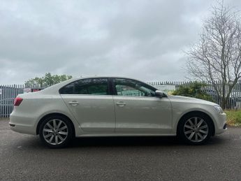 Volkswagen Jetta 2.0 TDI Sport DSG Euro 5 4dr