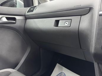 Volkswagen Touran 1.6 TDI SE DSG Euro 5 5dr