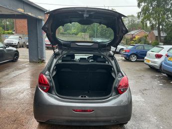Peugeot 208 1.2 PureTech Signature Euro 6 (s/s) 5dr