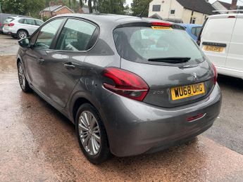 Peugeot 208 1.2 PureTech Signature Euro 6 (s/s) 5dr