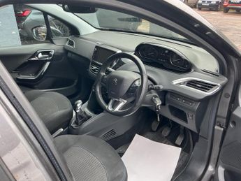 Peugeot 208 1.2 PureTech Signature Euro 6 (s/s) 5dr
