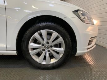 Volkswagen Golf 1.4 TSI BlueMotion Tech SE Nav DSG Euro 6 (s/s) 5dr