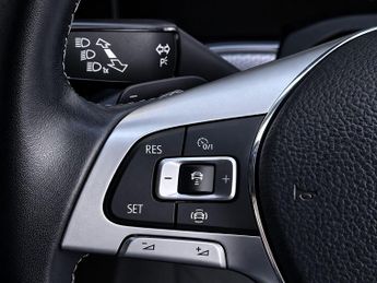 Volkswagen Touareg 3.0 TDI V6 R-Line Tech Tiptronic 4Motion Euro 6 (s/s) 5dr