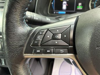 Nissan Leaf 40kWh N-Connecta Auto 5dr