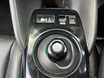 Nissan Leaf 40kWh N-Connecta Auto 5dr