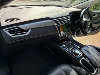 MG MG5 52.5kWh Exclusive Auto 5dr