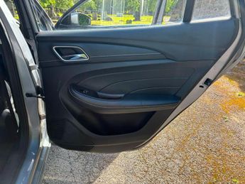 MG MG5 52.5kWh Exclusive Auto 5dr