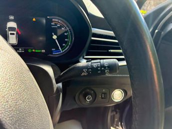 MG MG5 52.5kWh Exclusive Auto 5dr