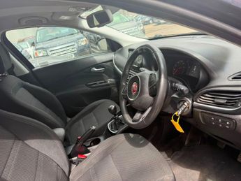 Fiat Tipo 1.4 MPI Lounge Euro 6 5dr