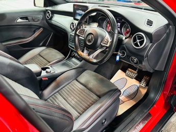 Mercedes-Benz GLA 2.1 GLA220d AMG Line (Premium Plus) 7G-DCT 4MATIC Euro 6 (s/s) 5