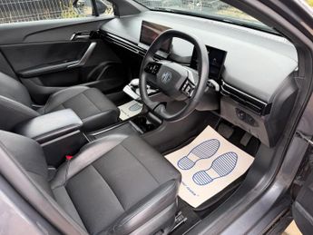 MG MG4 64kWh Trophy Long Range Auto 5dr