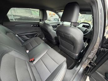 MG MG4 64kWh Trophy Long Range Auto 5dr