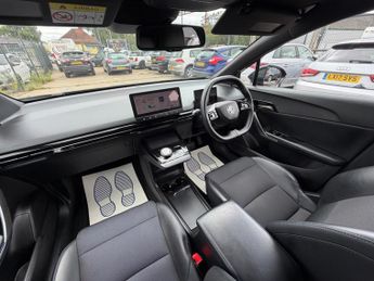 MG MG4 64kWh Trophy Long Range Auto 5dr