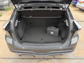 MG MG4 64kWh Trophy Long Range Auto 5dr