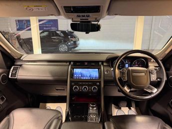 Land Rover Discovery 3.0 TD V6 First Edition Auto 4WD Euro 6 (s/s) 5dr