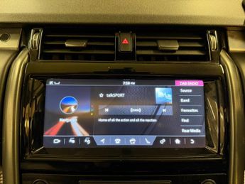 Land Rover Discovery 3.0 TD V6 First Edition Auto 4WD Euro 6 (s/s) 5dr