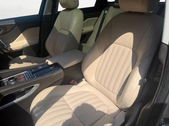 Jaguar F-PACE 2.0 D180 Portfolio Auto AWD Euro 6 (s/s) 5dr