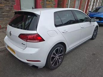 Volkswagen Golf TDi 2.0 TDI R-Line DSG Euro 6 (s/s) 5dr