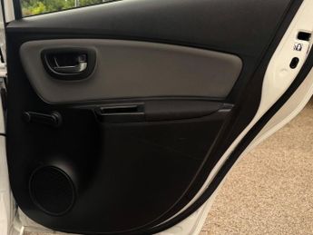 Toyota Yaris 1.5 VVT-h Icon E-CVT Euro 6 5dr