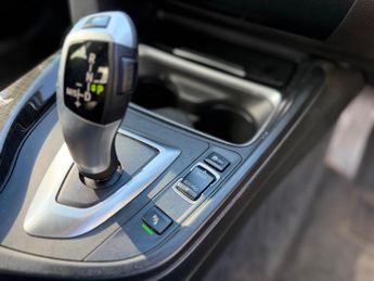 BMW 3 Series 2.0 320d Luxury Auto Euro 5 (s/s) 4dr