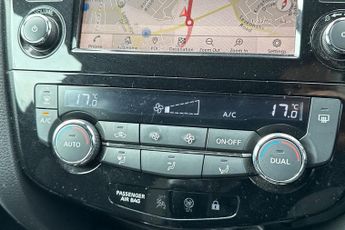 Nissan Qashqai 1.3 DiG-T (160ps) N-Connecta [Glass Roof]